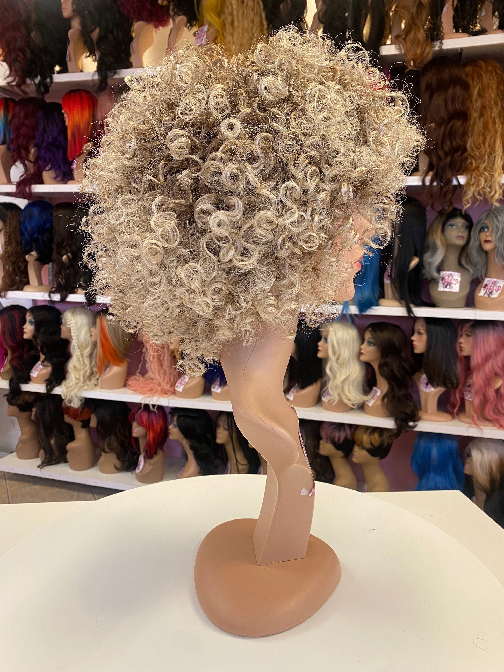 #128 Spice - Short Curly Wig - Color Ash.Blonde - The Pink Makeup Box